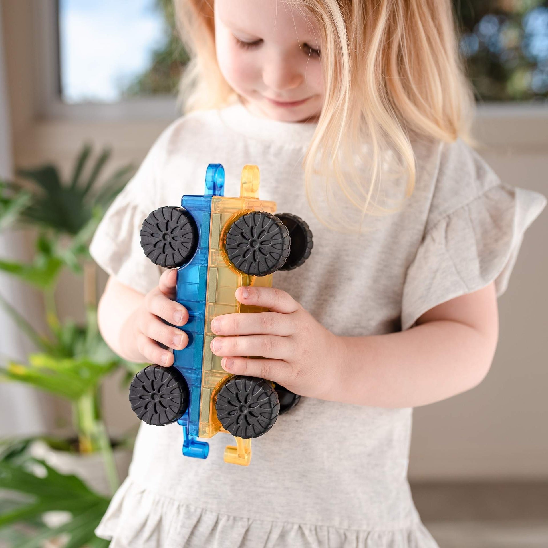 Connetix Magnetic Tiles 2 Piece Rainbow Car Pack