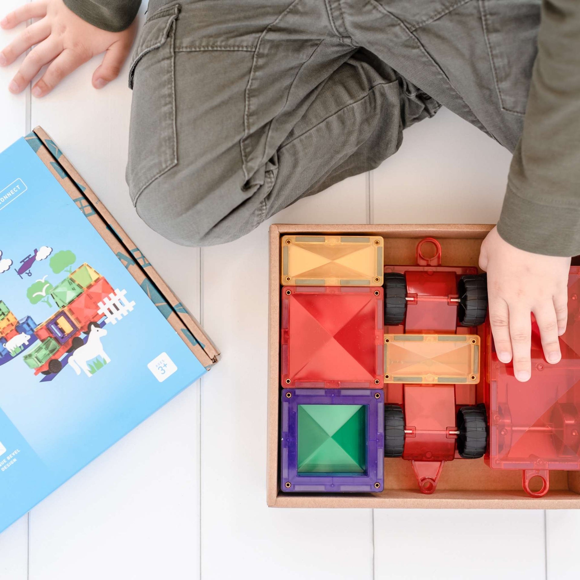 Connetix Magnetic Tiles 24 Piece Rainbow Motion Pack