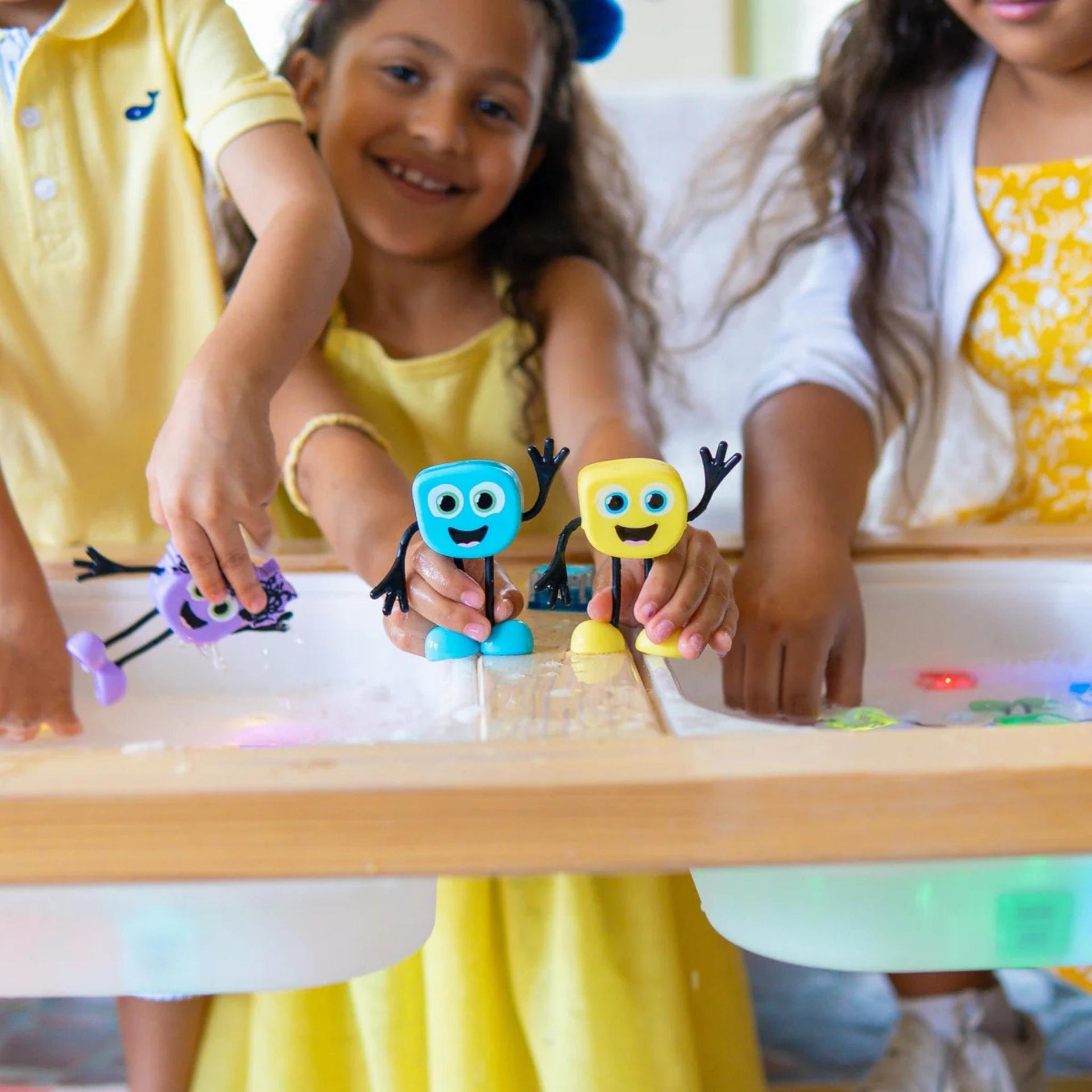 Glo Pals Light Up Character Pack - Blue