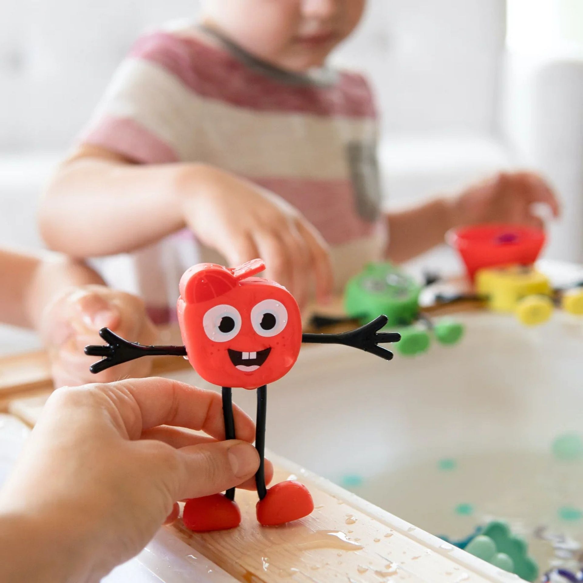 Glo Pals Light Up Character Pack - Red