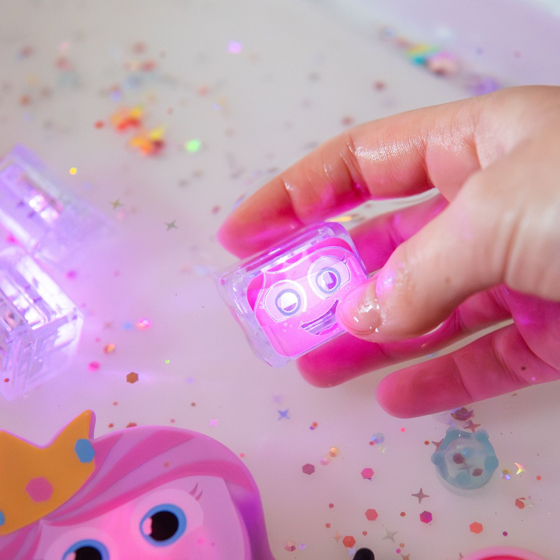 Glo Pals Light Up Cubes