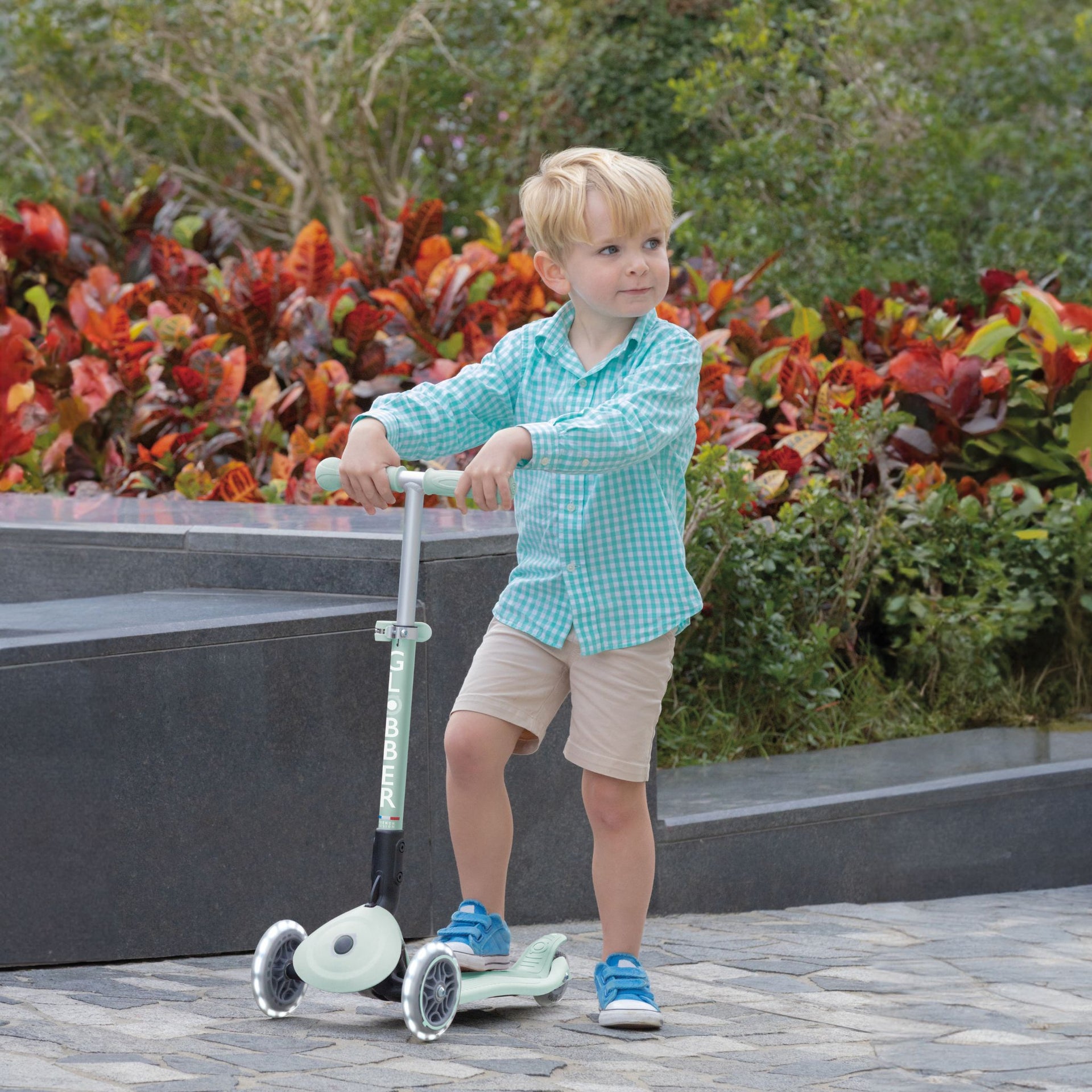Globber Junior Foldable Lights Ecologic Scooter - Pistachio