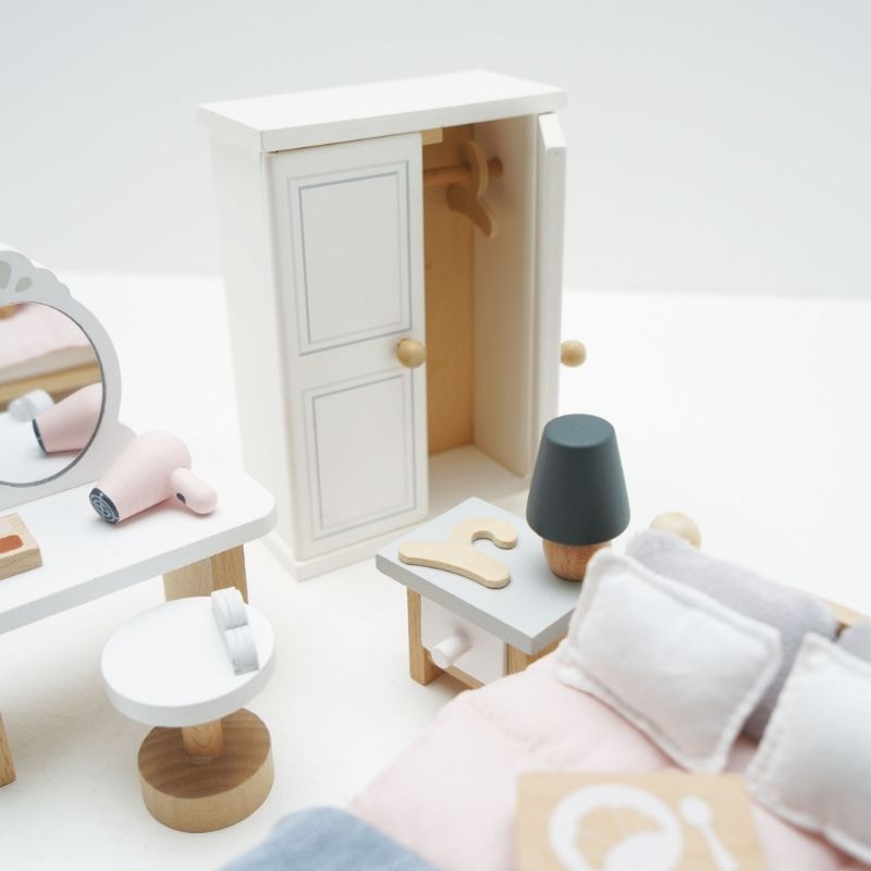 Le Toy Van Dolls House Bedroom Furniture Set