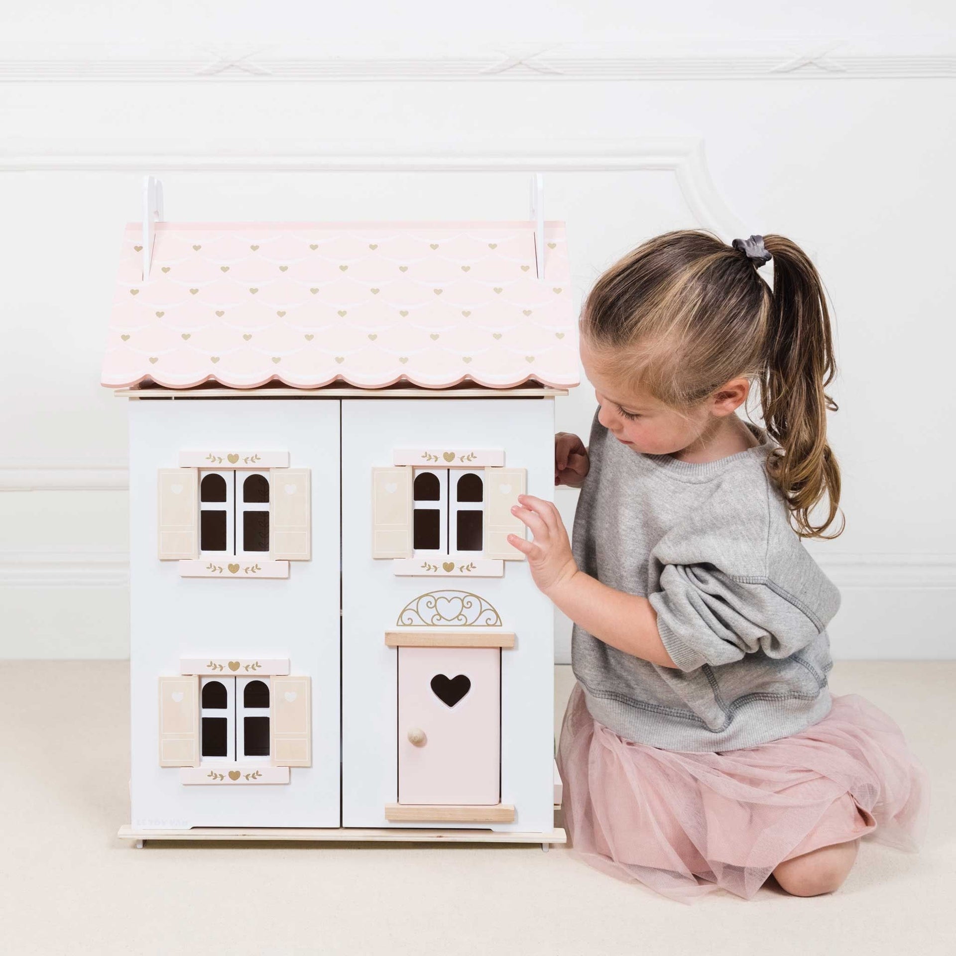 Le Toy Van Roseheart Wooden Dolls House & Furniture