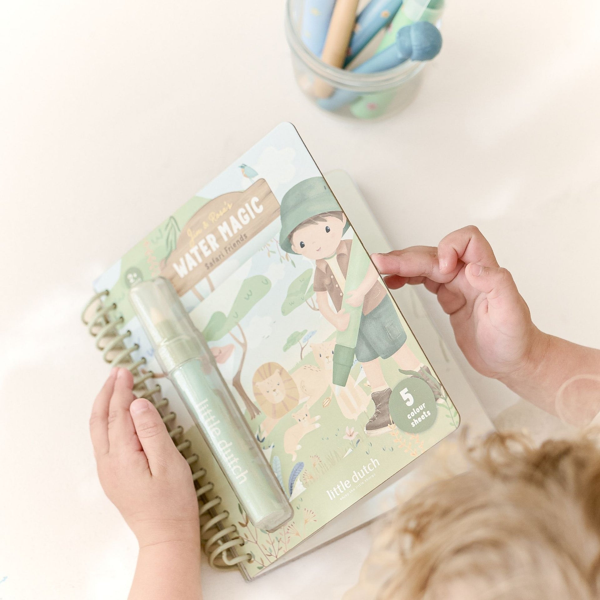 Little Dutch Water Magic Book - Safari Friends Jim