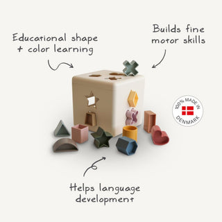 Mushie Shape Sorting Box - Petal